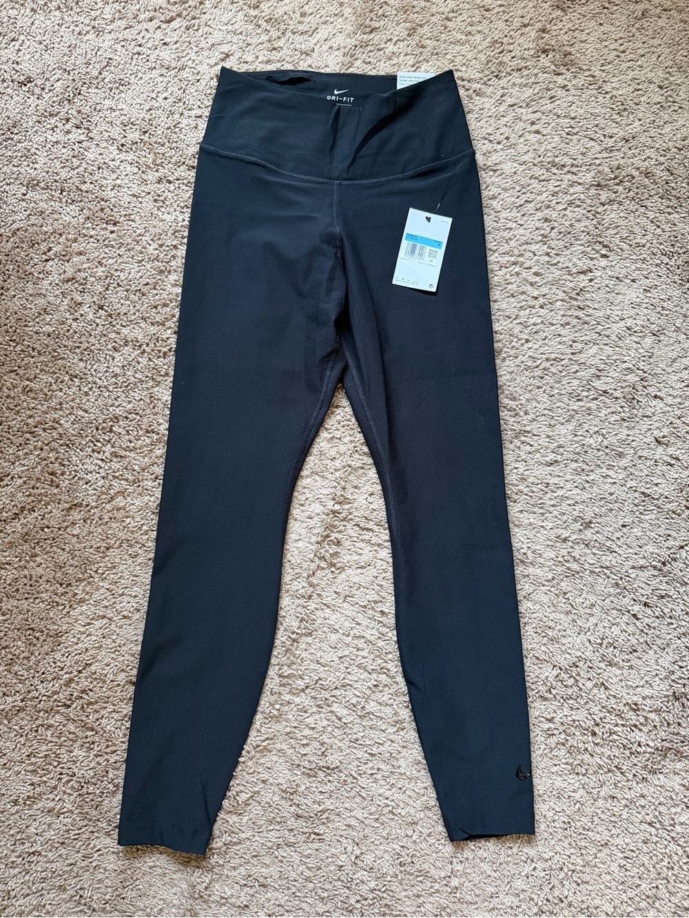 NWT Nike Black Athletic Leggings size medium